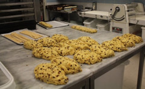 Dubai’s longest stollen cake