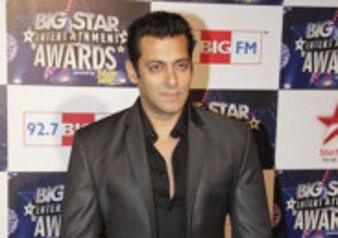 Salman, SRK still at war