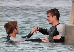 Zeus/Apollo/FAMEFLYNET PICTURES