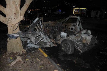 Bahrain rattled by bombing near royal palaces