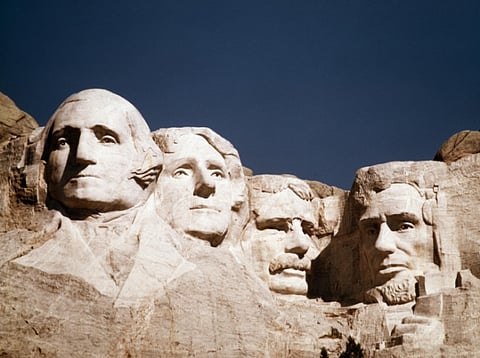 Sculptures of George Washington, Thomas Jefferson, Theodore Roosevelt and Abraham Lincoln on Mount Rushmore