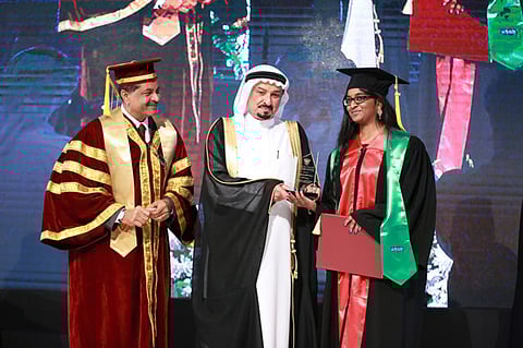 90 students graduate from Gulf Medical University