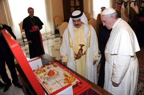 Bahrain King, Pope discuss world peace, stability