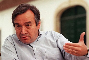October 2, 1995: Portugal’s Socialist Party wins in a landslide