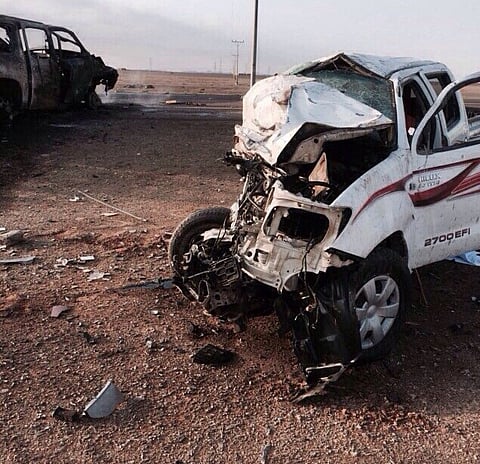 Saudi man rescues five women from burning car