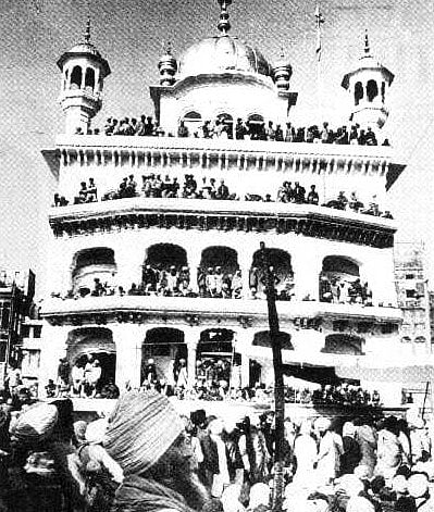 January 26, 1986: Armed Sikhs take over Golden Temple
