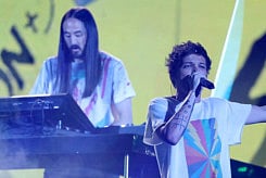 Louis Tomlinson performs for late mother on ‘X Factor’