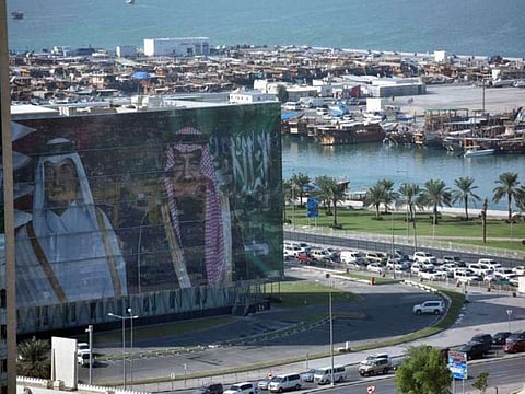 Warm welcome for Saudi king in Doha