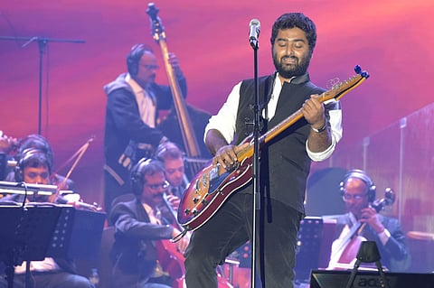 Review: Arijit Singh romances Dubai with top hits