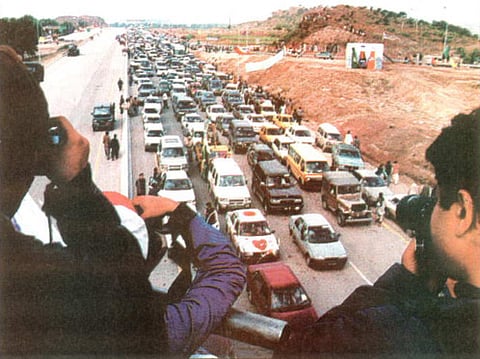 November 26, 1997: New motorway opens in Pakistan