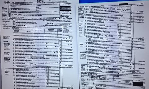 Twitter discusses #TrumpsTaxReturns