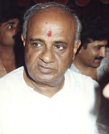 April 11, 1997: Deve Gowda loses confidence vote