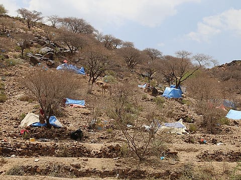 Al Houthi assault in Taiz displaces thousands