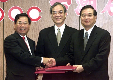 May 16, 2002: Taiwan, China seal landmark accord