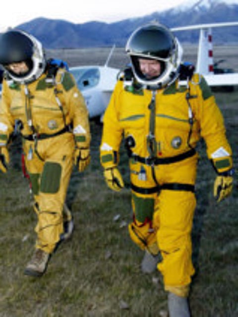 August 10, 2002: Late takeoff foils Fossett’s glider record attempt