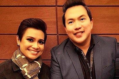 Gulf News staffer on stage with Lea Salonga