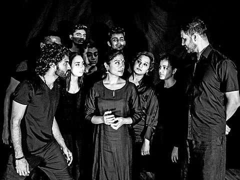 ‘Sutradhar’ begins with a kingdom under siege and considering surrender.