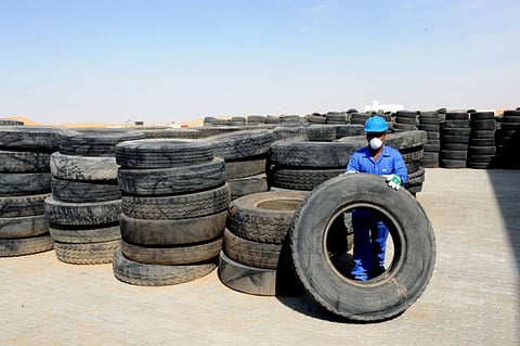 Abu Dhabi Waste Management Center (Tadweer) announced that its Gulf Rubber Factory recycled 6,954.33 tons of used tires in the first eight months of 2018, averaging 28 tons per day.