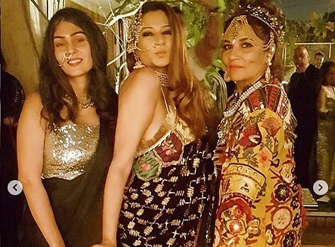 Pakistani socialite @friehaaltaf shared the picture on Instagram