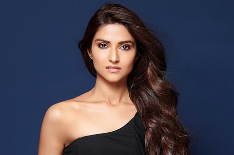 Salman Khan introduces Nutan’s granddaughter Pranutan