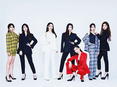 Sorn, Seunghee, Yujin, Yeeun, Seungyeon, Elkie and Eunbin of CLC.