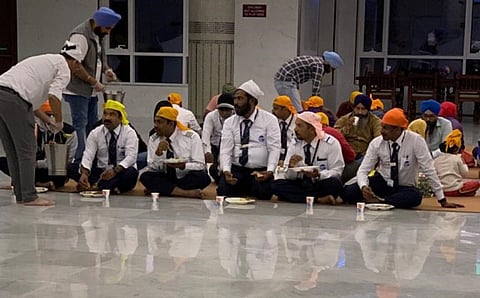 The Jebel Ali Gurudwara welcomed drivers of more than 100 buses and Catholics travelling to Abu Dhabi for the Papal mass.