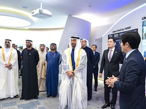 Shaikh Mohammad Bin Zayed Al Nahyan tours the Semi Conductor Museum at the Samsung Electronic Semiconductor Research and Development Centre.