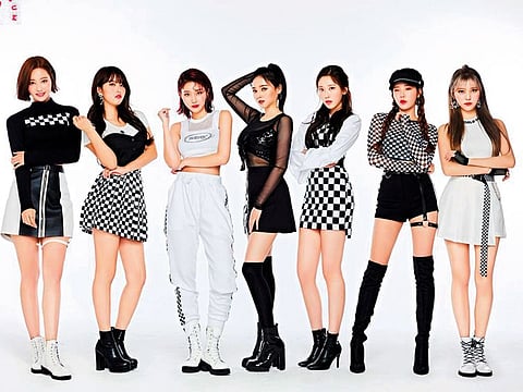 Yeonwoo, Ahin, Hyebin, Nancy, Nayun, Jooe and Jane.