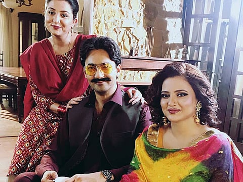 Nadia Afghan, Ali Safina and Mizna Waseem on the set of ‘Suno Chanda’.