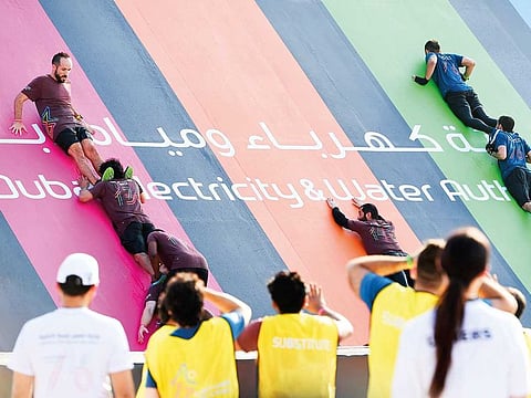 Each obstacle in the games is divided into two stages, with each team receiving five points for every stage they complete.