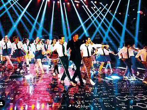 Tiger Shroff, Will Smith and Aditya Seal dancing to the song ‘Radhaa’.