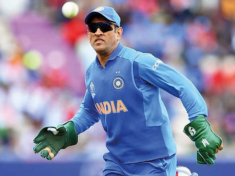 Mahendra Singh Dhoni’s gloves with the military insignia logo has caught the attention of the world with mixed reactions coming in from the experts.