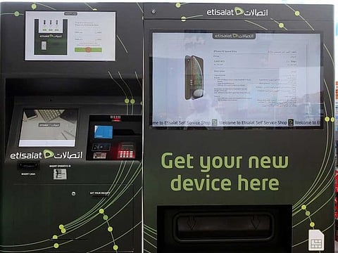 Etisalat has launched the first of its kind smartphone vending machine in Abu Dhabi today