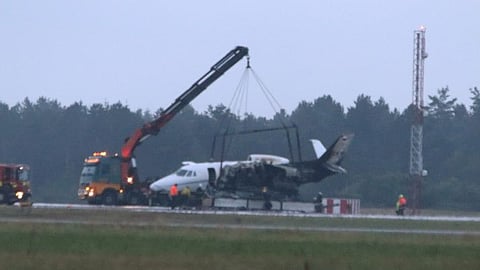 Private aircraft crashed while landing at Aarhus Airport in Tirstrup, Tuesday, August 6, 2019. The plane came from Oslo in Norway. Aboard were the manager and crew of Pink, who had given given a concert in Oslo. The Cessna 560XL aircraft caught fire while landing. No persons have been harmed.