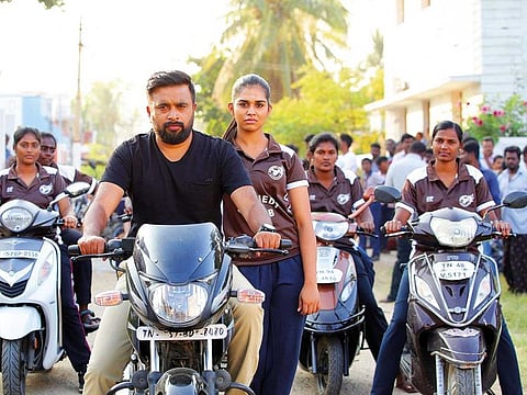 Sasi Kumar and Meenakshi Govind Raj in ‘Kennedy Club’.