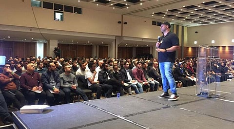 Aziz ‘Com’ Mirza addressing a gathering at the first public presentation of Habibi Coin at a Leverage event organised by the Muslim Enterpreneur Network in Lon