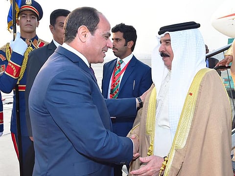 Egyptian President Abdul Fattah Al Sissi welcome Bahraini King Hamad Bin Eisa at Cairo airport on Thursday.
