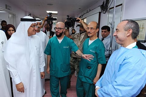 Humaid Al Qutami, Director General of DHA, visited the Rashid Hospital operation theatre to oversee the broadcasts