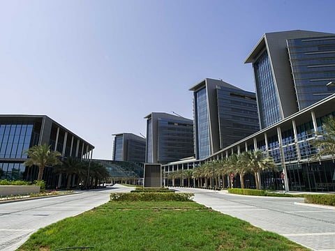 One of the UAE’s largest hospitals, the Shaikh Shakhbout Medical City (SSMC), started welcoming patients this week.
The 741-bed facility spans 30,000 square metres in the capital’s Al Mafraq area, and it has begun to accept outpatients in its cardiology, adult neurology, ENT, ophthalmology and gastrointestinal clinics.
The new hospital has four towers, each with five to seven medical floors, as well as a two-storey outpatient building and an administrative building. The facility is run by public healthcare provider, the Abu Dhabi Health Services Company (Seha).
COURTESY SSMC