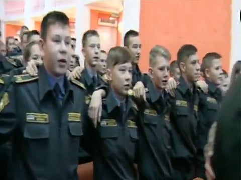 Russian military cadets singing Hindi patriotic song 'Aye Watan'