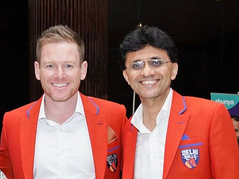 Eoin Morgan and Delhi Bulls mentor Anis Sajan.