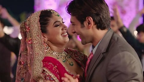 ‘Pati Patni Aur Woh’ film review: A pleasant comedy of errors