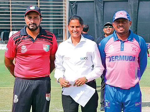 G.S. Lakshmi (centre)