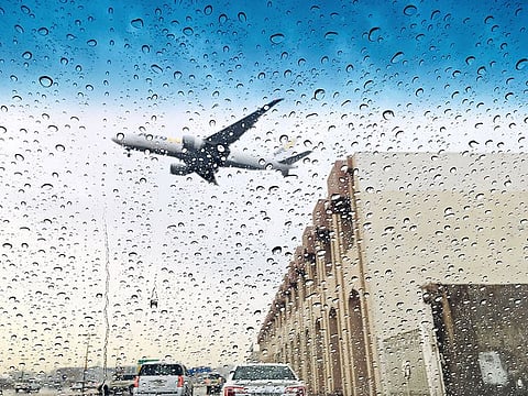 Across the country moderate winds, reaching up to 32-45km/hour will cause blowing dust and sand with poor visibility at times.