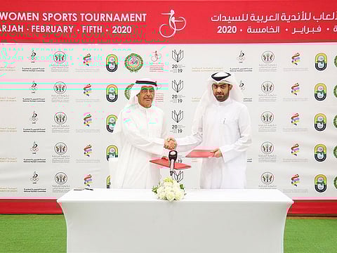 The signing ceremony between AWST and Etisalat in the presence of Sheikh Khalid bin Ahmed Al Qasimi and Abdul Aziz Taryam