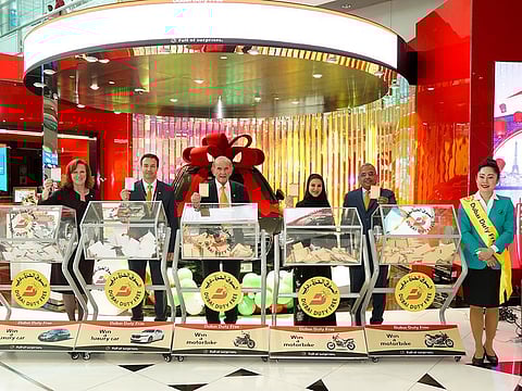 Dubai Duty Free draw: American wins a million dollars