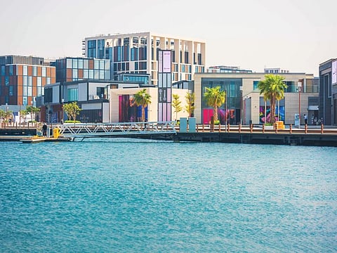 The retail choices in Bur Dubai are a mix of modern shopping centres and traditional souqs