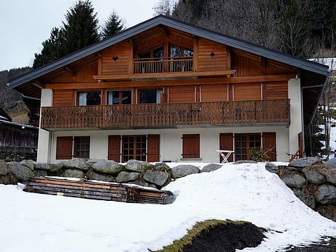 This picture taken on February 10, 2020, in Les Contamines-Montjoie, near Mont Blanc in the French Alps, shows the mountain lodge where five British nationals who tested positive for the new coronavirus were staying. The new "cluster" is centred on a Briton who had returned from Singapore and stayed in Contamines-Montjoie at the same ski chalet.