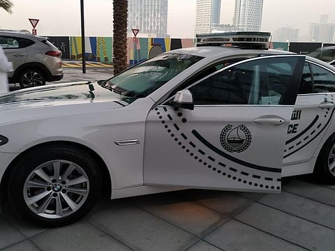 First police patrol that has high-tec cameras connected to command room via 5G network was launched by Dubai Police, an official said.
Dubai police in cooperation with Etisalat, unveiled the first 5G-enabled smart patrol in the Middle East and North Africa region.
It is equipped with AI technologies and high-tech cameras connected directly to the Control and Command room.