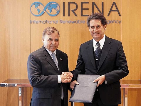Pakistan Ambassador to the UAE Ghulam Dastgir presents his credentials to IRENA Director General Francesco La Camera in Abu Dhabi